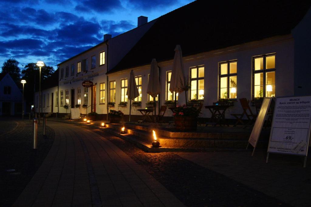 Hotel Radhuskroen Frederikssund Luaran gambar