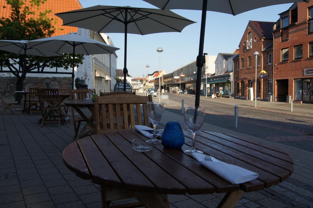 Hotel Radhuskroen Frederikssund Luaran gambar