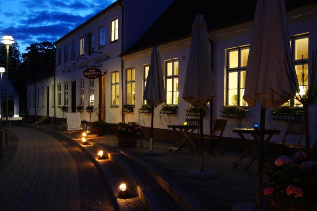 Hotel Radhuskroen Frederikssund Luaran gambar